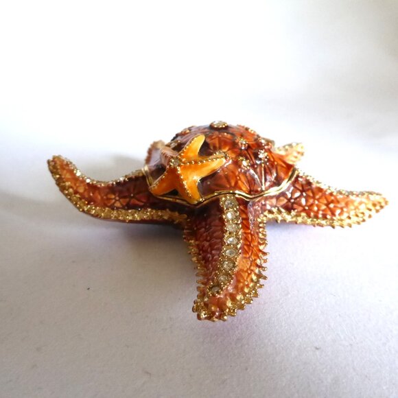 KINGSPOINT DESIGNS ENAMELED BEJEWELED STARFISH TRINKET BOX & NECKLACE (NEW BOX) - Picture 10 of 16